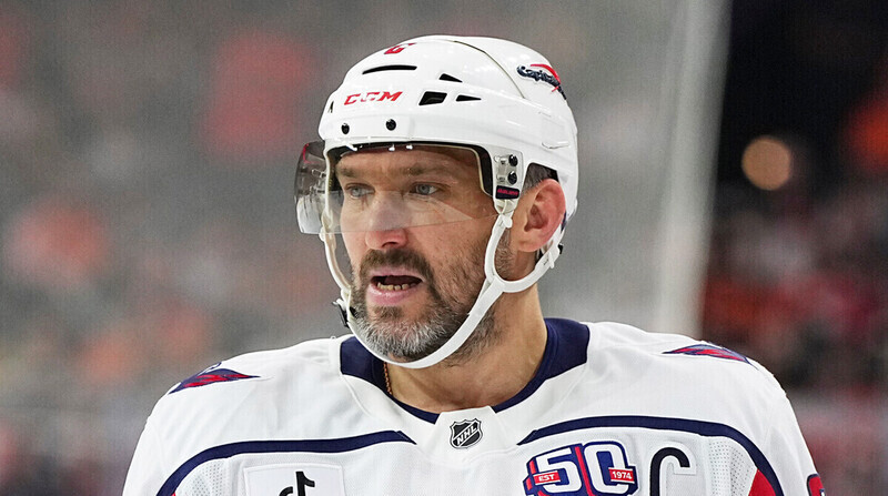 Никому не Никому не